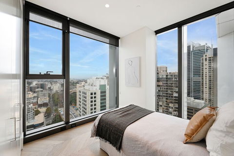 Ultra Modern Brand New CBD View - Sydney Tourism 3