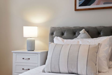 Tranquil & Spacious Home Near Shopping Mall - Sydney Tourism 7