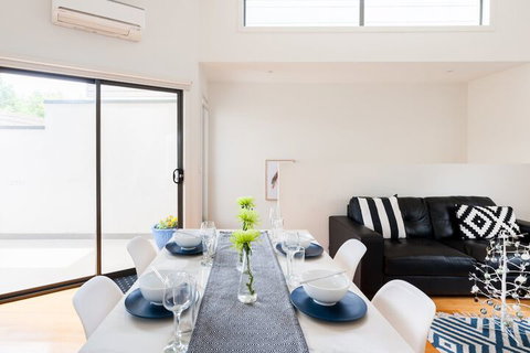 Centrepoint Units Ivanhoe - Sydney Tourism 5