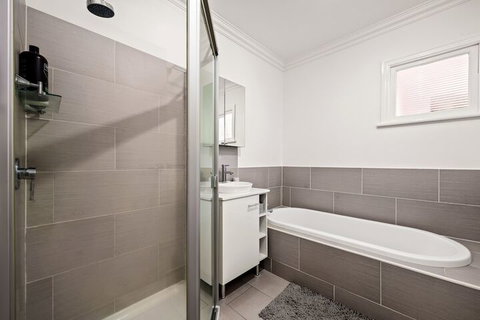Viola House - Sydney Tourism 3