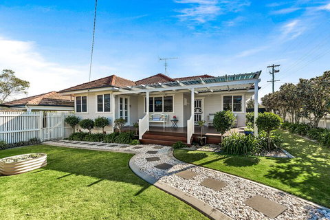 Viola House - Sydney Tourism 1