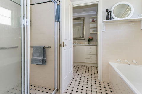 Swanbrook - Sydney Tourism 2