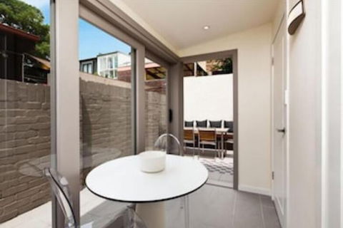 Spacious City 2 BR House Fit 6 PP - Sydney Tourism 1