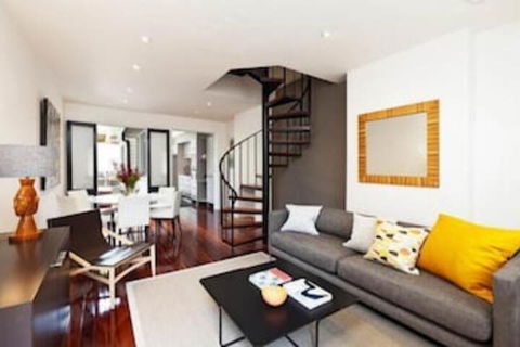 Spacious City 2 BR House Fit 6 PP - Sydney Tourism 0