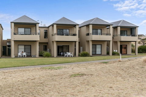 Front 9 Then Dine 3 / 61 St. Andrews Boulevard - Sydney Tourism 5