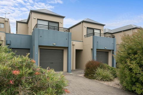 Front 9 Then Dine 3 / 61 St. Andrews Boulevard - Sydney Tourism 1