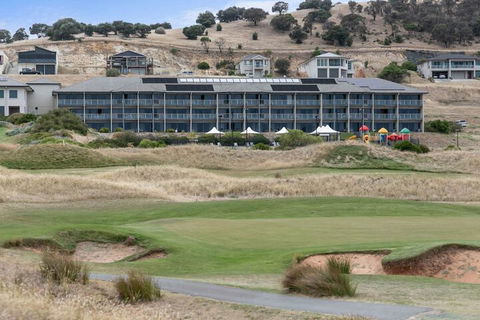 Front 9 Then Dine 3 / 61 St. Andrews Boulevard - Sydney Tourism 4