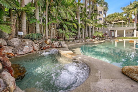 Stunning Ocean Views Large 3 Bedroom - Sydney Tourism 3