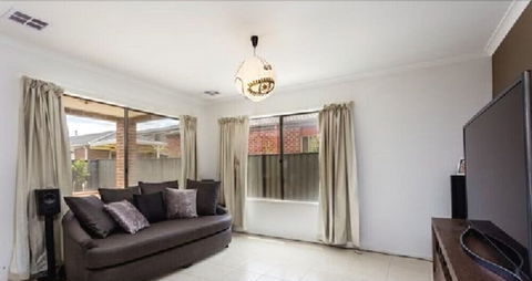 Pampas Grass Homestay - Sydney Tourism 2