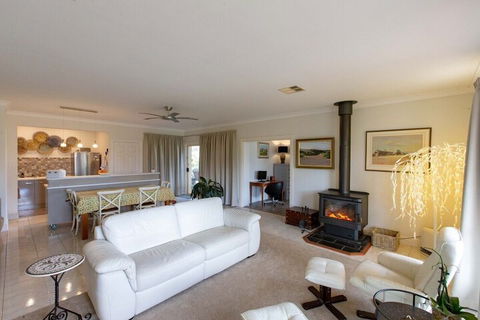 Angaston House - Sydney Tourism 4