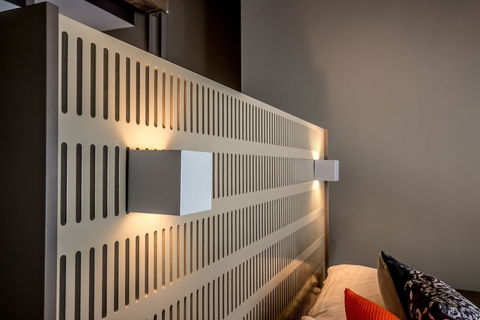 Waterman's Hotel - Sydney Tourism 2