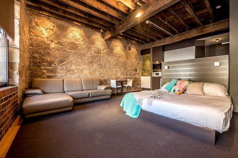 Waterman's Hotel - Sydney Tourism 6