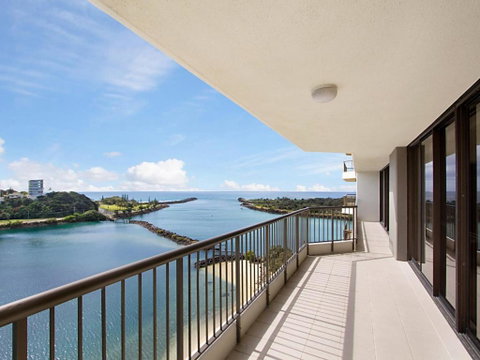 Seascape Apartments Unit 1201 Luxury Apartment With Views Of The Gold Coast & Hinterland - Sydney Tourism 3