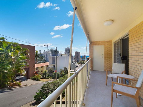 Woobera Unit 14 On The Hill Overlooking Tweed Heads & Coolangatta - Sydney Tourism 1