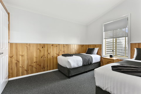 Mason's Cottages - Sydney Tourism 6