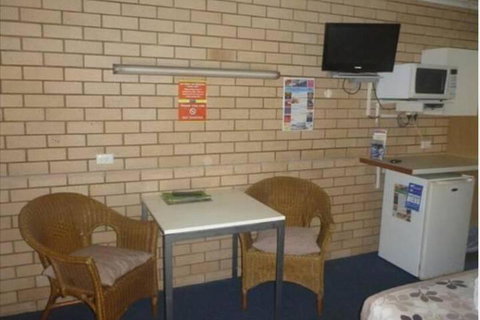 Twin Pines Motel - Sydney Tourism 5