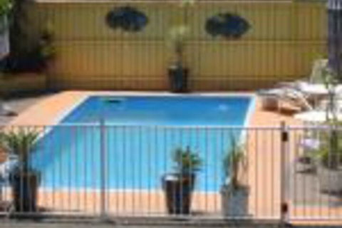 Twin Pines Motel - Sydney Tourism 0