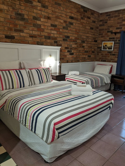 Ettalong Beach Tourist Resort - Sydney Tourism 3