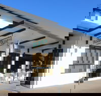 Coffee House Apartment Motel