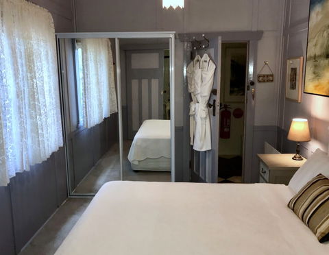 The Chalet Guesthouse And Studio - Sydney Tourism 4