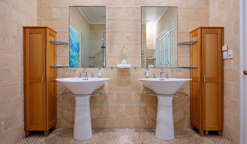 Cherubino Wines Guest Houses - Sydney Tourism 2