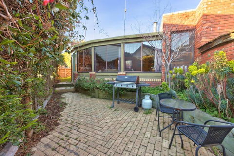 Above Sunset 100m From The Paynesville Lakes - Sydney Tourism 3