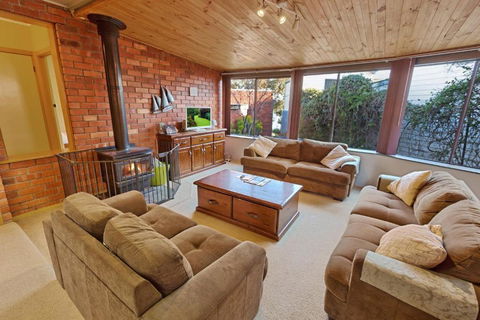 Above Sunset 100m From The Paynesville Lakes - Sydney Tourism 2