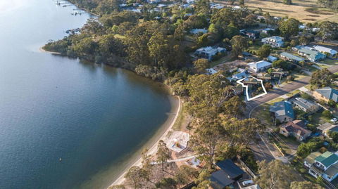 Above Sunset 100m From The Paynesville Lakes - Sydney Tourism 4