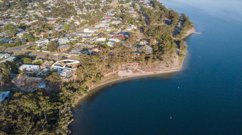 Above Sunset 100m From The Paynesville Lakes - Sydney Tourism 5