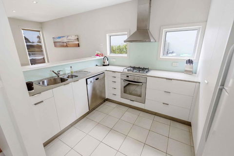 Beach 2 Waterfront Villa & Beach - Sydney Tourism 6