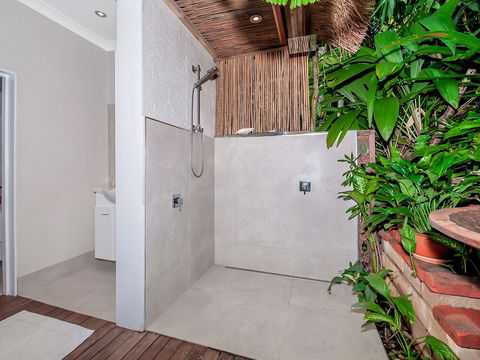 Unique Tropical Rainforest Getaway - Sydney Tourism 3