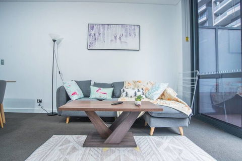 Stunning And Cozy Apartment In Heart Of Mascot - Sydney Tourism 5