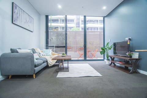 Stunning And Cozy Apartment In Heart Of Mascot - Sydney Tourism 3