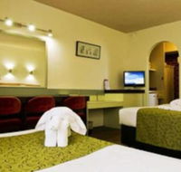 Classic Twin bed Room 1 in Oakleigh