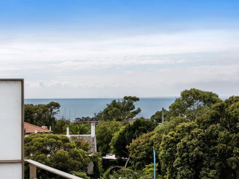 NORTH POINT RETREAT MORNINGTON - Sydney Tourism 1