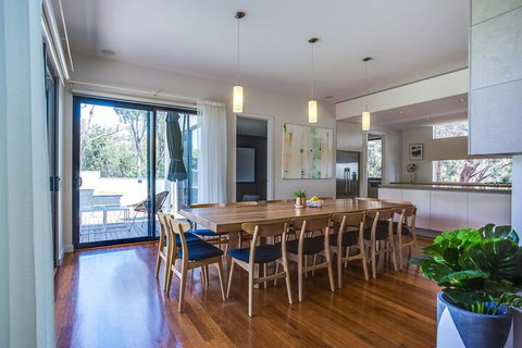 Kalina Retreat Tennis & Pool - Sydney Tourism 1