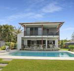 WATERFRONT HOME BORDERING MOOLOOLABA - Sydney Tourism