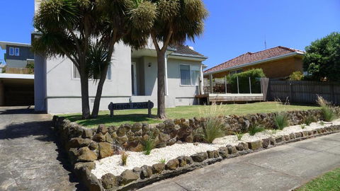 BEACHPOINT COTTAGE - Sydney Tourism 2