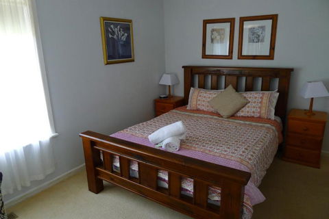 BEACHPOINT COTTAGE - Sydney Tourism 4