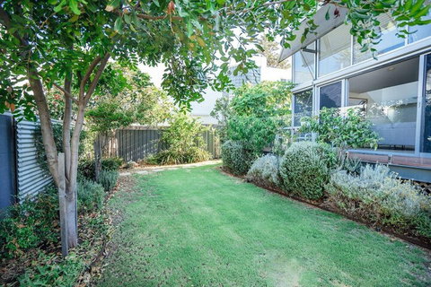 Santorini On Seaview Beachside Living Sauna Wifi - Sydney Tourism 7