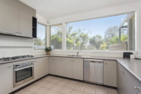 CAPELS REST CAPEL SOUND - Sydney Tourism 3