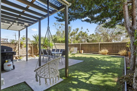 CAPELS REST CAPEL SOUND - Sydney Tourism 4