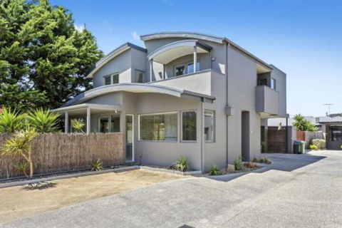 CAPELS REST CAPEL SOUND - Sydney Tourism 0