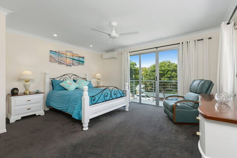 CASUARINA DREAMING - Sydney Tourism 7