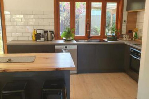 Seacliff Park Holiday Home - Sydney Tourism 0