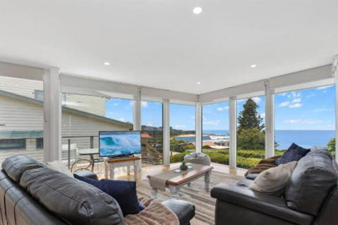 COASTAL HAVEN Panoramic Ocean Views - Sydney Tourism 0