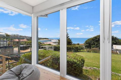 COASTAL HAVEN Panoramic Ocean Views - Sydney Tourism 4