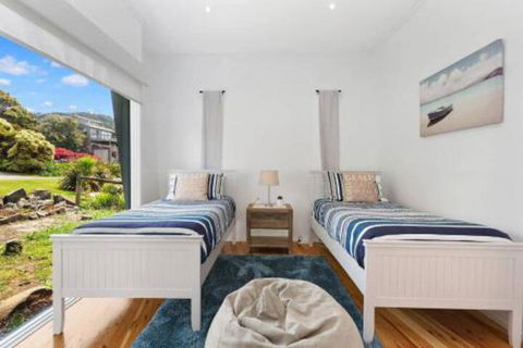 COASTAL HAVEN Panoramic Ocean Views - Sydney Tourism 5