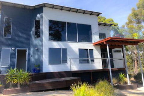 BAY Of FIRES BEACH SHACK Ocean Views From A Modern Beachhouse - Sydney Tourism 0