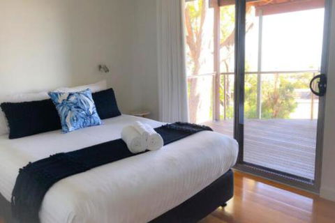 BAY Of FIRES BEACH SHACK Ocean Views From A Modern Beachhouse - Sydney Tourism 7